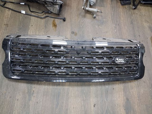 Решетка радиатора LR055881 LAND ROVER