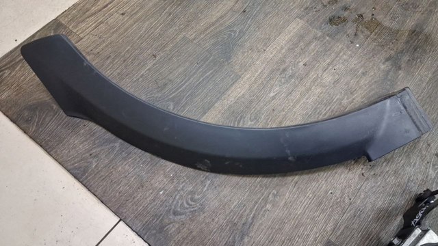 Накладка заднего левого крыла LR056577 LAND ROVER