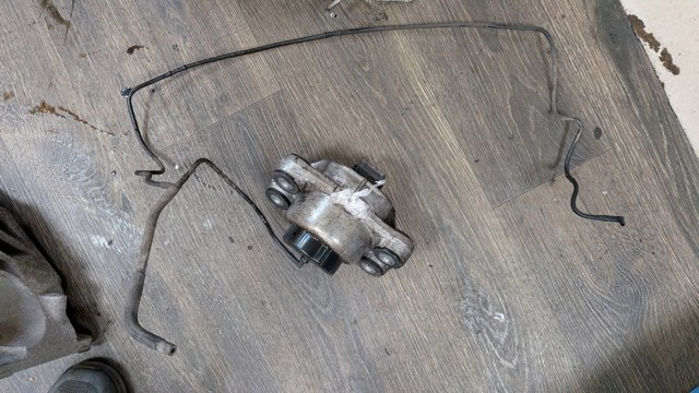 Подушка мотора правая LR056672 LAND ROVER