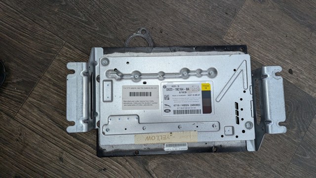 Усилитель звука аудиосистемы LR059385 LAND ROVER