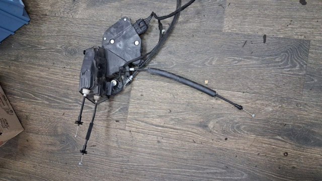 Замок передней левой двери LR064797 LAND ROVER