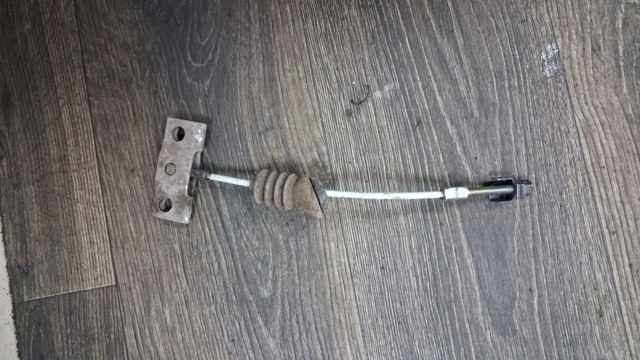 Трос стояночного тормоза передний MN102418 MITSUBISHI