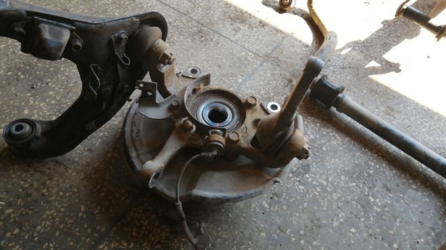 Цапфа поворотная правая MR992378 MITSUBISHI