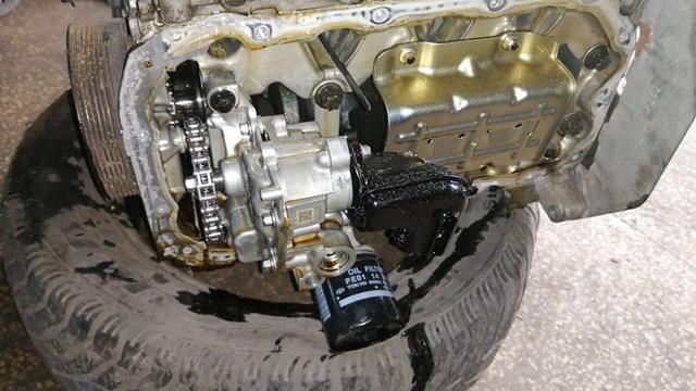 Насос маслозакачивающий PE0114100 MAZDA