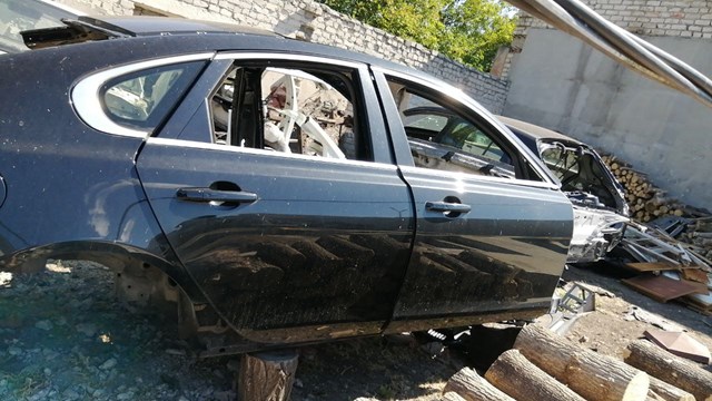 JAGUAR T2H4136 Дверь задняя правая в наличии Львов