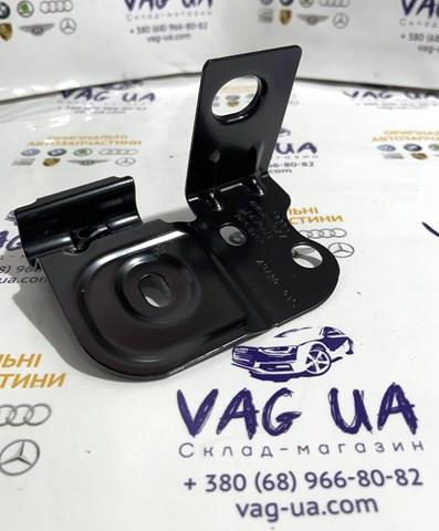 Кронштейн крепления крыла переднего правого, задний 4M0821167A VAG