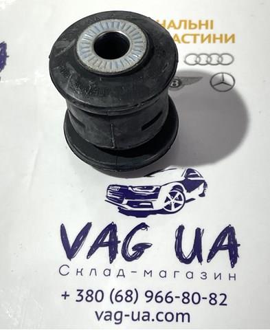 VAG 5Q0407182A Сайлентблок переднего нижнего рычага в наличии Харьков