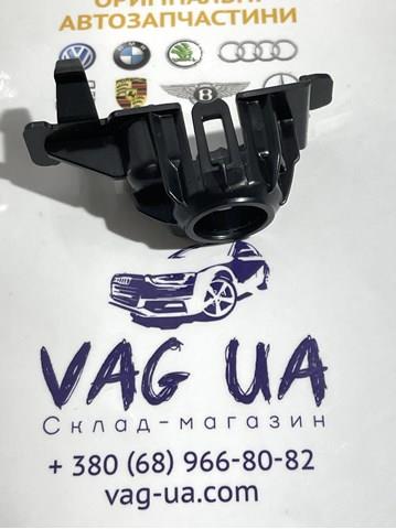 VAG 80A919267F Кронштейн датчика парктроника передний боковой в наличии Павлоград
