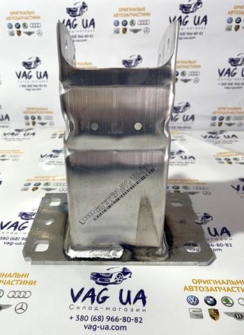 8W0807133 VAG Кронштейн усилителя переднего бампера купить в Черновцы