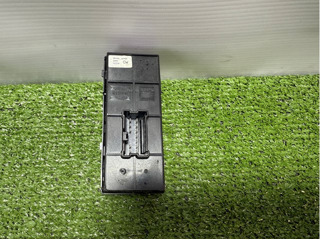 254111KA5A NISSAN Кнопка стеклоподъемника передняя купить в Ужгород
