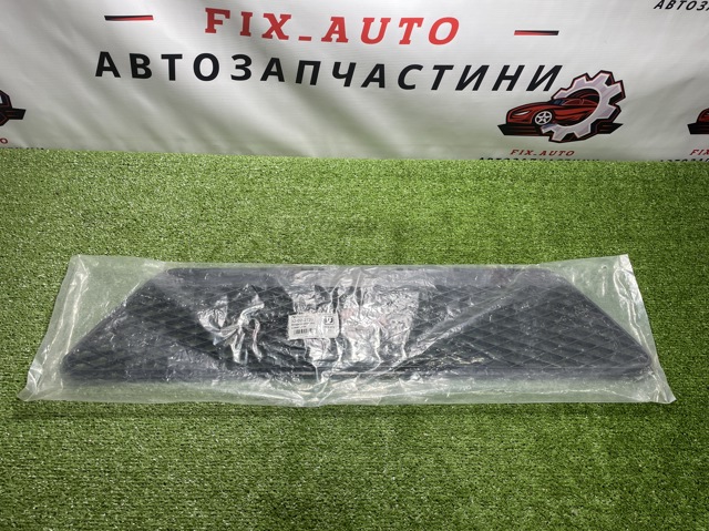 Решетка бампера переднего центральная 32022720 POLCAR