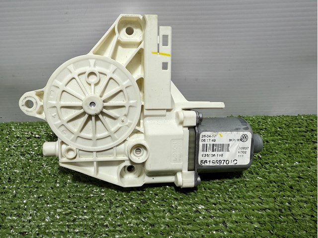 VAG 561959701C Мотор стеклоподъемника двери передней левой в наличии Одесса