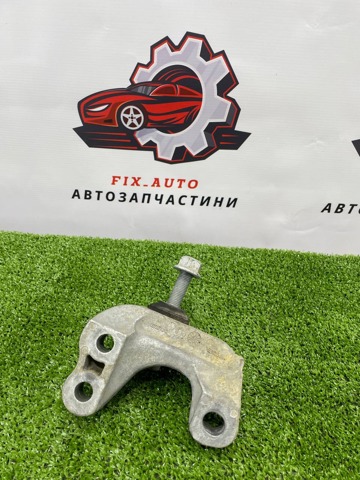 Кронштейн подушки (опоры) двигателя, задней 68353710AC CHRYSLER