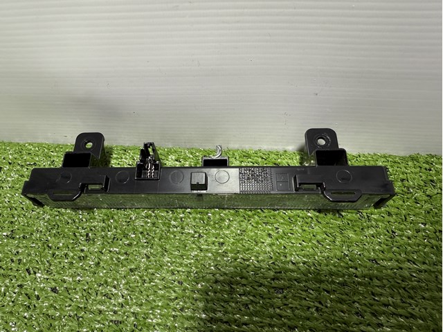 6RU945087A VAG Задний стоп купить в Чернигов
