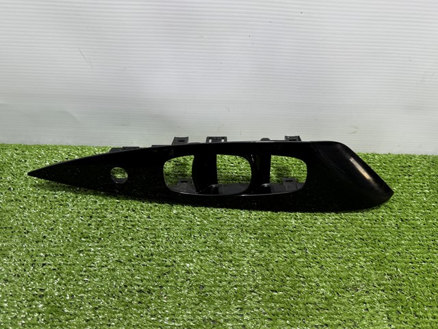 Накладка кнопки стеклоподъёмника переднего левого 809613NF0A NISSAN
