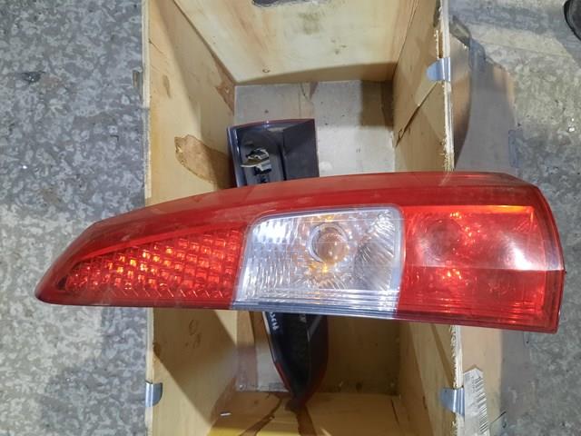 Фонарь задний правый, верхний 9483689 VOLVO