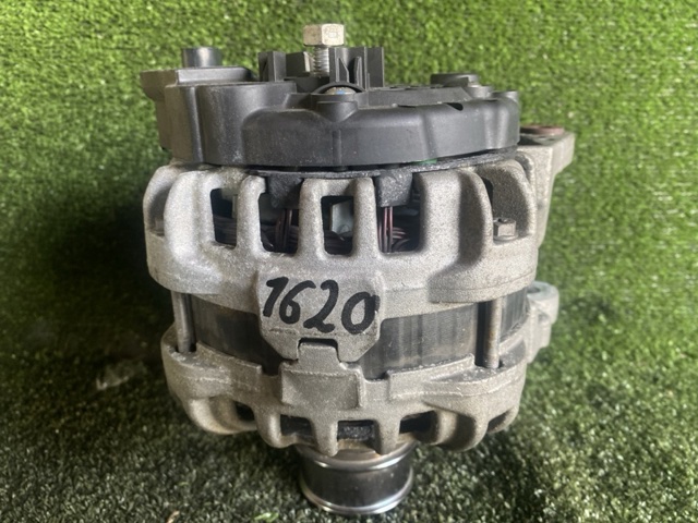 Автомобильный генератор 04E903021M VAG