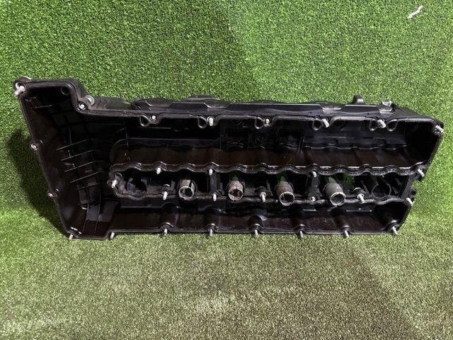 Крышка клапанов 11127565284 BMW