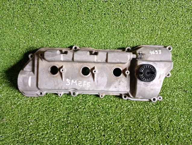 Крышка клапанная, левая 1120220051 TOYOTA