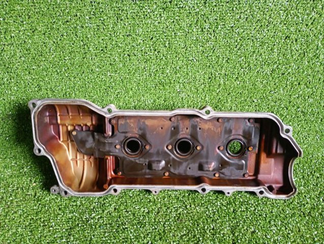 TOYOTA 1120220051 Крышка клапанная левая в наличии Ровно