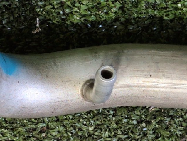 11537617502 Шланг (патрубок) водяного насоса нагнетательный купить Ровно