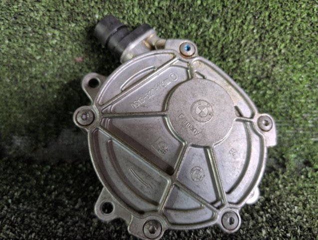 Механический вакуумный насос 11667547024 BMW