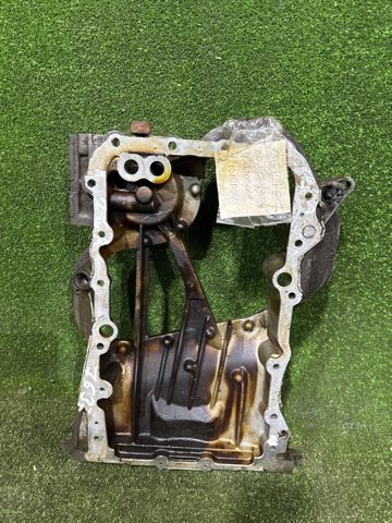 Поддон масляный картера двигателя, верхняя часть 121010P040 TOYOTA