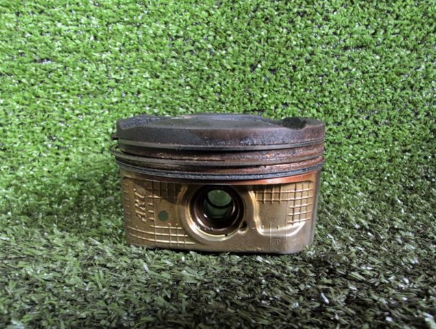 TOYOTA 1330131010A0 Поршень с пальцем без колец, STD в наличии Украина