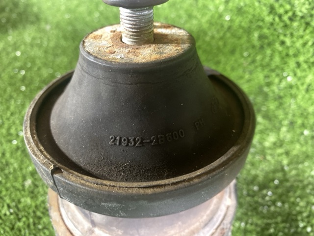 HYUNDAI 219302B600 Подушка (опора) двигателя задняя в наличии Киев