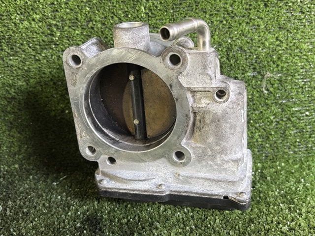TOYOTA 2203031020 Дроссельная заслонка в наличии Винница