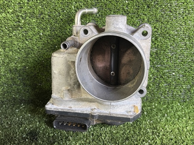 Дроссельная заслонка 2203031020 TOYOTA