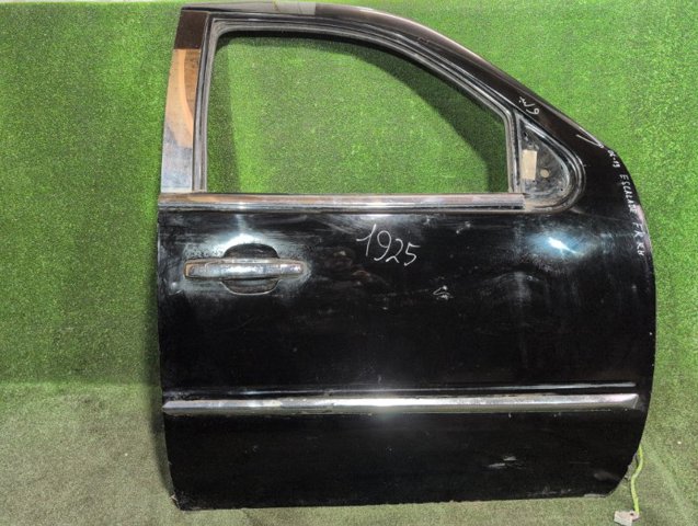 Пассажирская передняя дверь 22892590 GM