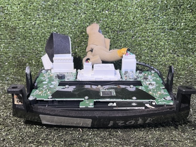 258101CA0B NISSAN Часы салонные купить в Чернигов