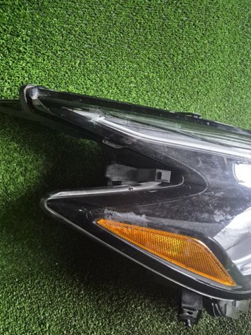 260109UF0D NISSAN Правая фара купить в Житомир