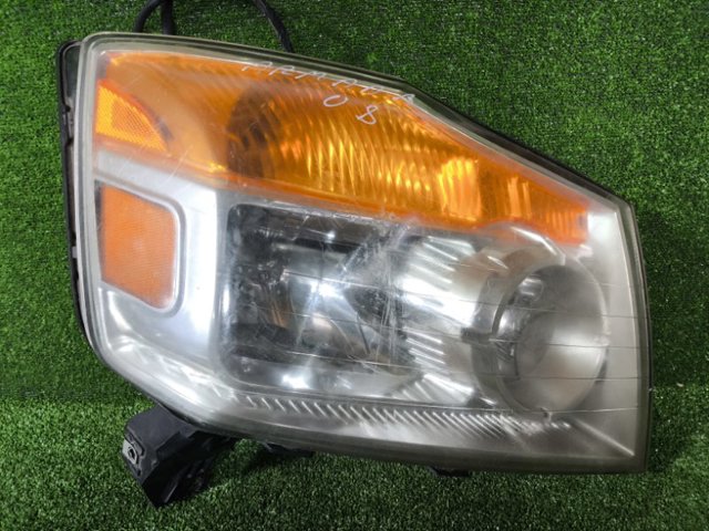 Правая блок фара 26010ZQ00A NISSAN