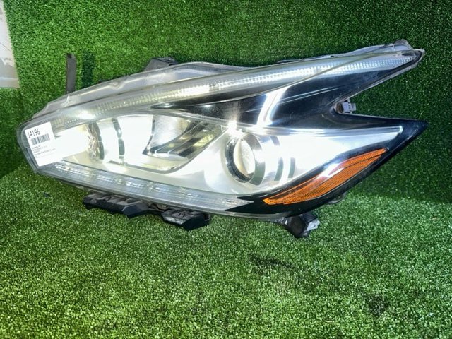 Вставка фары левой 260609UE5C NISSAN