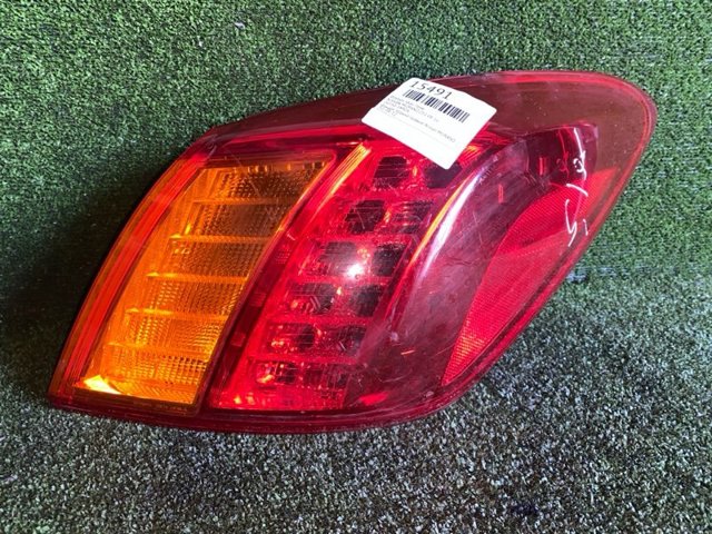 Задний правый внешний фонарь 265501AA0A NISSAN