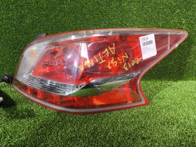 Фонари задние 265509HM0A NISSAN