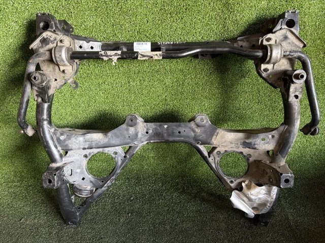 Крабобалка передней подвески 31106872119 BMW