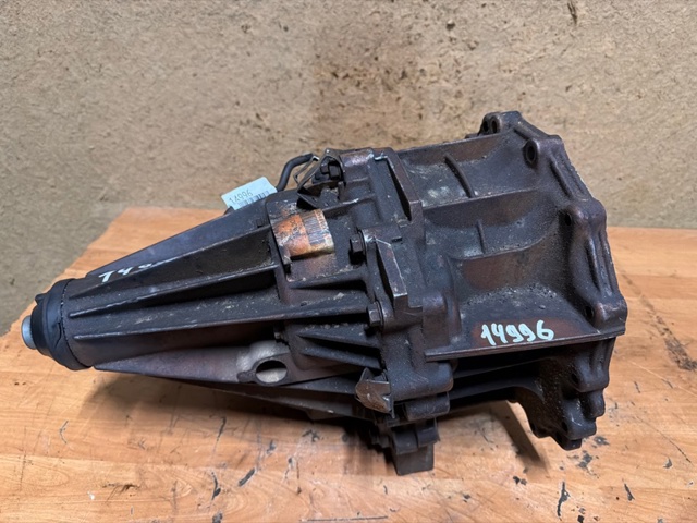 Раздатка (коробка раздаточная) 33100EA301 NISSAN