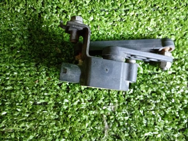 Датчик уровня кузова, передний 37146853754 BMW