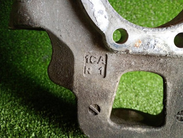 NISSAN 400141CA0A Цапфа передняя правая в наличии Кривой Рог
