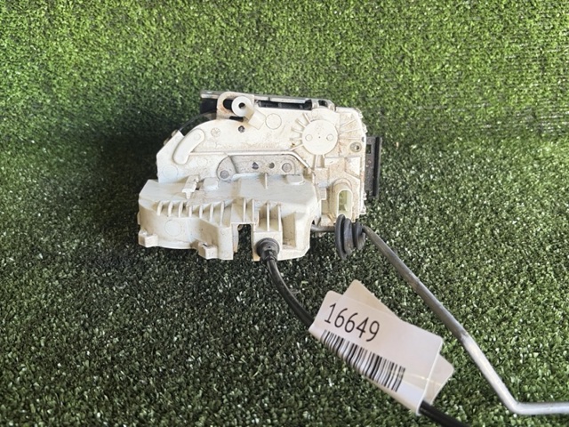 CHRYSLER 4589922AF Замок двери задней правой в наличии Украина