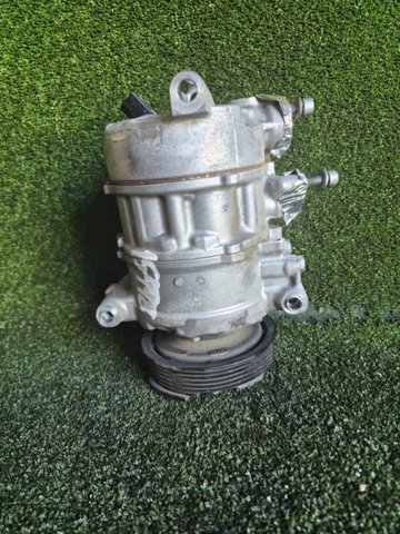 Компрессор кондиционера 4M0820803 VAG