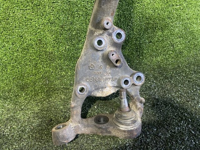 CHRYSLER 5168420AE Цапфа передняя правая в наличии Полтава
