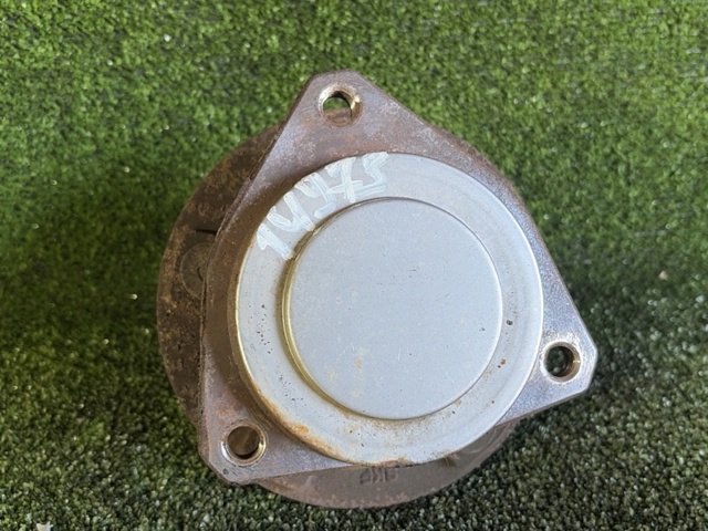 Цапфа поворотная левая 5168421AE CHRYSLER