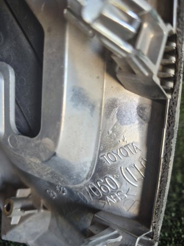 TOYOTA 5204007030 Заглушка (решетка) противотуманных фар бампера переднего левая в наличии Житомир