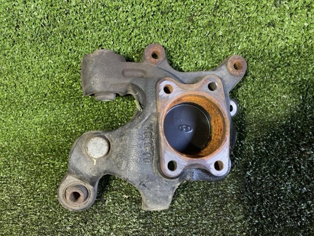 Цапфа поворотная правая 527203K050 HYUNDAI