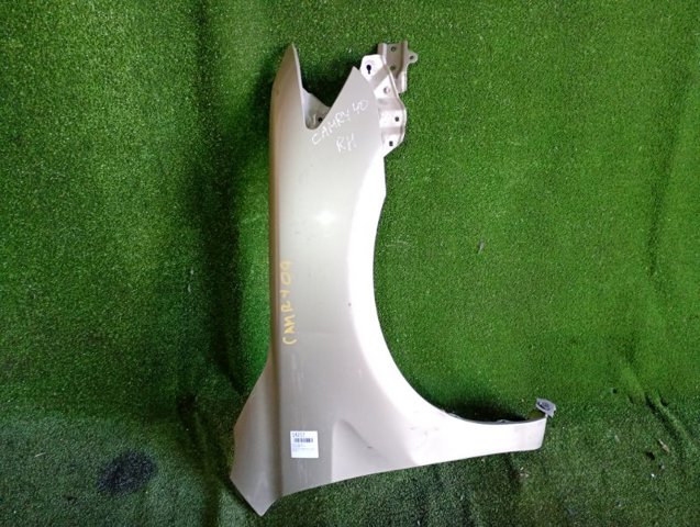 Левое крыло на Тойота Камри V40