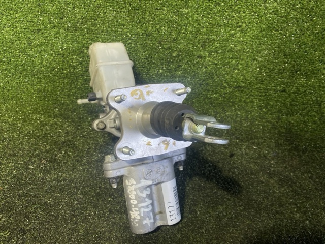 585004R102 HYUNDAI купить в Ужгород